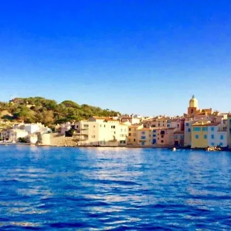Oasis Avec Piscine En Plein Coeur De Saint-tropez. Villa Saint-Tropez